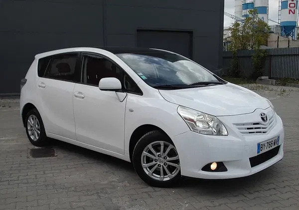 toyota verso Toyota Verso cena 28900 przebieg: 235000, rok produkcji 2011 z Karczew